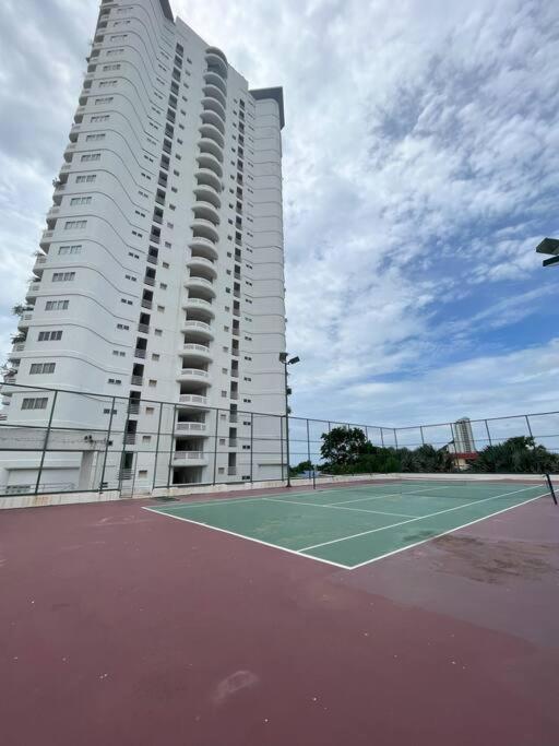 120 Sqm Beachfront Apartemen Hua Hin