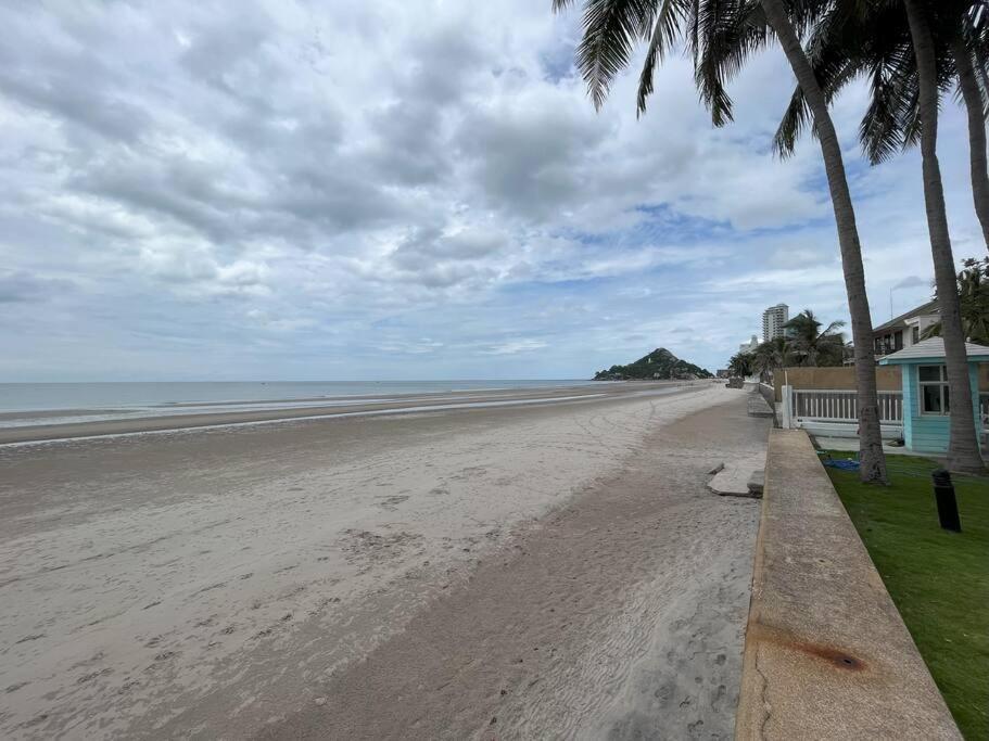 120 Sqm Beachfront Apartemen Hua Hin