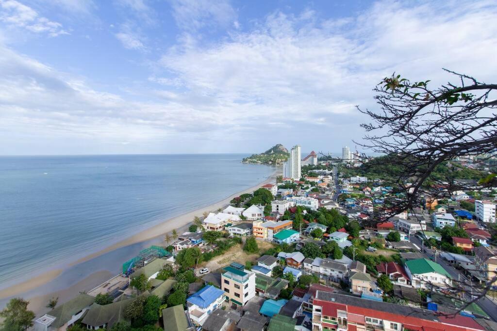 120 Sqm Beachfront Apartemen *